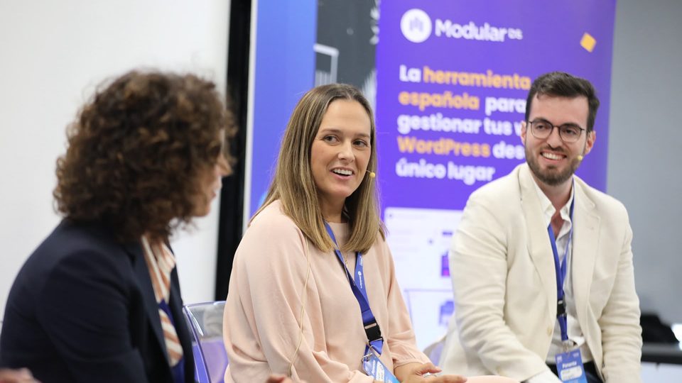 Sacra, CEO Close en mesa WP Agency Forum